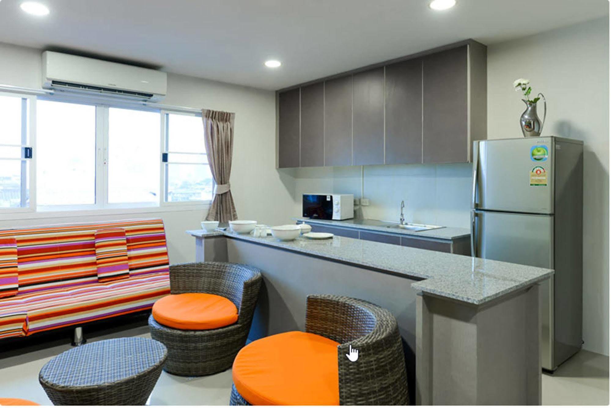 Oyo 460 Int Place Bangkok Extérieur photo