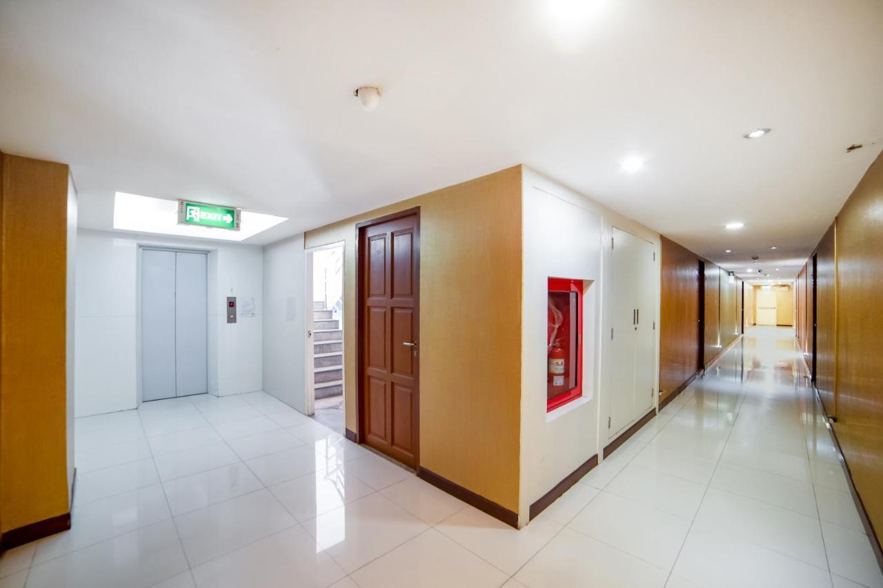 Oyo 460 Int Place Bangkok Extérieur photo